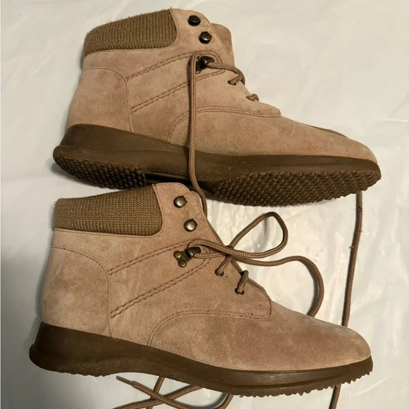 BAsport boots tan size 9 - Picture 5 of 8